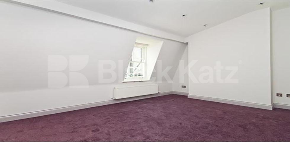 			LARGE ONE BED - QUIET MEWS!, 1 Bedroom, 1 bath, 1 reception Flat			 Weymouth Mews, REGENTS PARK - MARYLEBONE